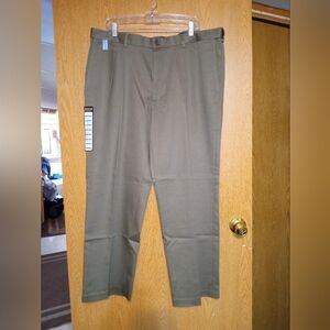 Haggar Men's Khaki Chinos